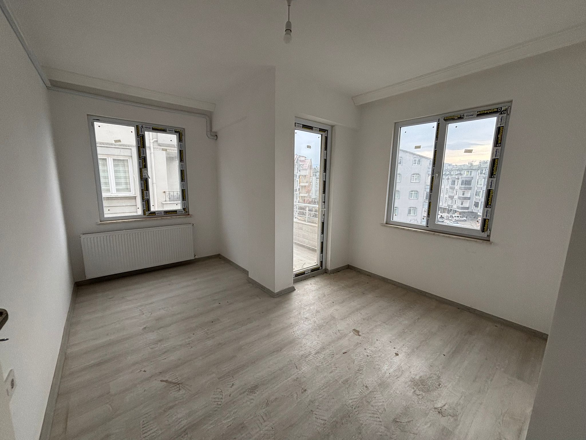 KARŞIYAKA MAH 2+1 4.KAT